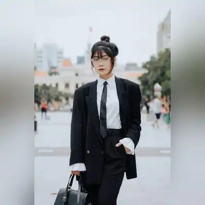 张莉